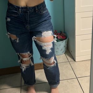American eagle high waisted mom jeans 👖